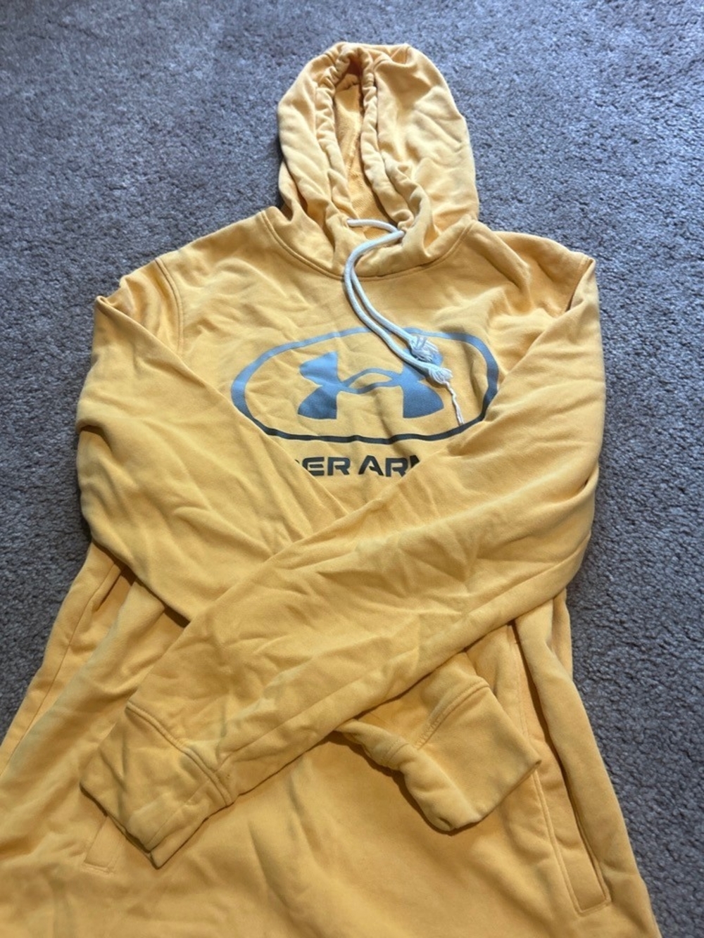 Under Armour Men’s Small Golden Yellow Pullover Hoodie with Logo